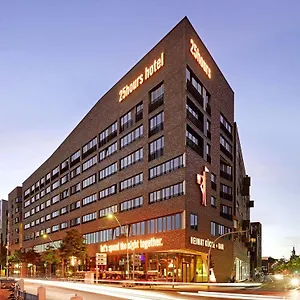 Hotel 25hours Hafencity ****